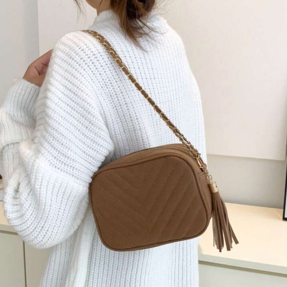 Luxe Vegan Leather Small chain crossbody shoulder bag - Picture 9 of 16